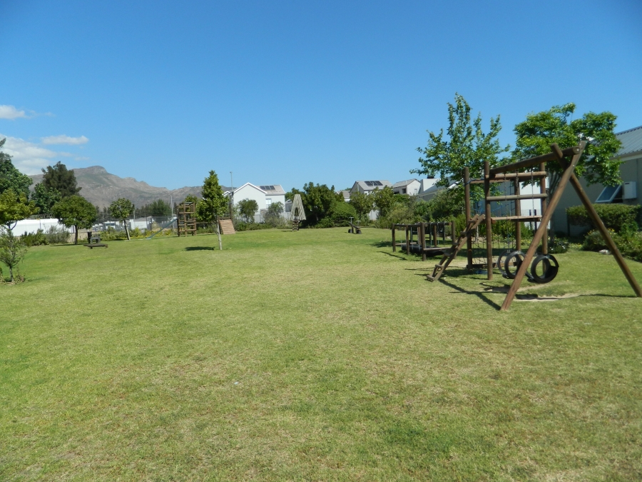 2 Bedroom Property for Sale in Bergenzicht Estate Western Cape